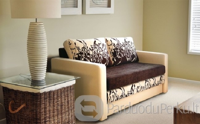Nebrangi, geros būklės sofa-lova.