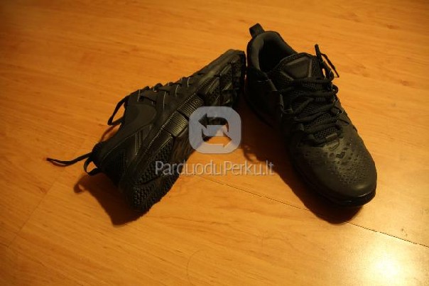 "Nike" firmos bėgimo kedai