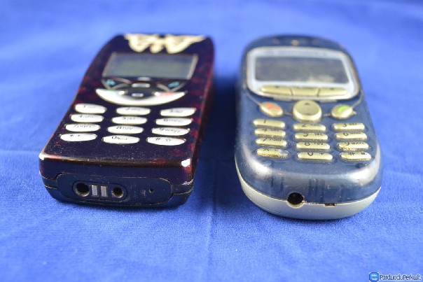 Nokia 8210 ir Motorola T190