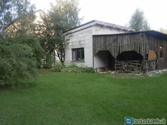 Nuomojamas medžioklės namelis.