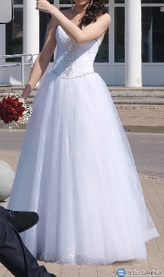 Nuostabi vestuvinė suknelė