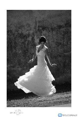 Nuostabi vestuvine suknele