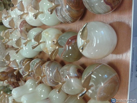 Onikso akmens suvenyras "Obuolys"