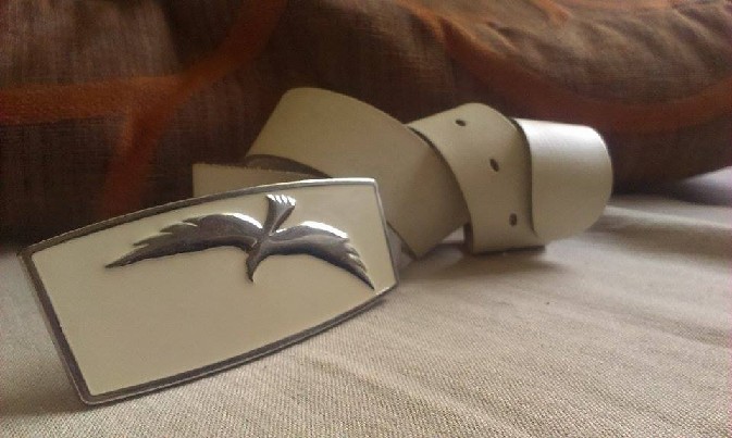 Originalus odinis diržas su masyvia sagtimi