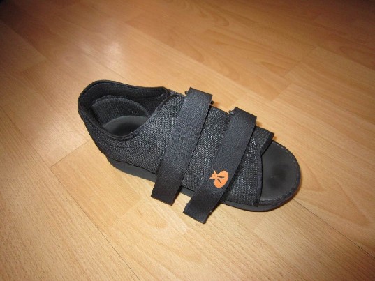 Ortopedinis batas po didžiojo piršto operacijos