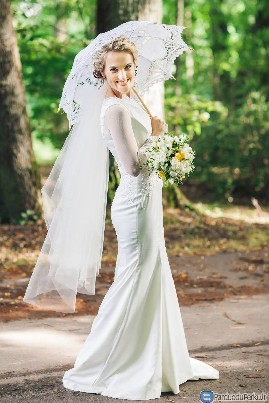 Pagal užsakymą siūta Orelli salono suknelė