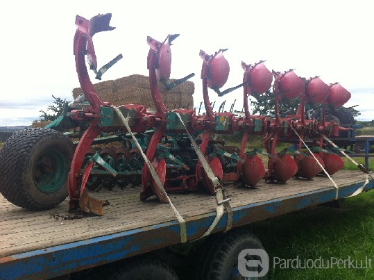 Pakabinamas plūgas su tankinimo volais kverneland, 2008m.