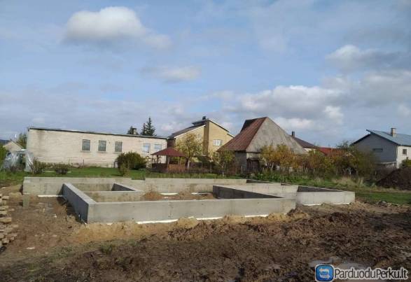 Pamatų, polių liejimas, trinkelių, bortų įrengimas