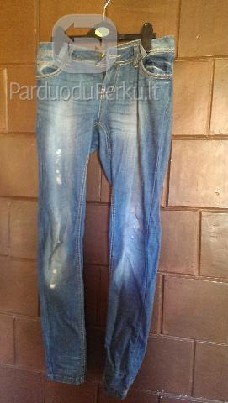 paplėšyti džinsai
