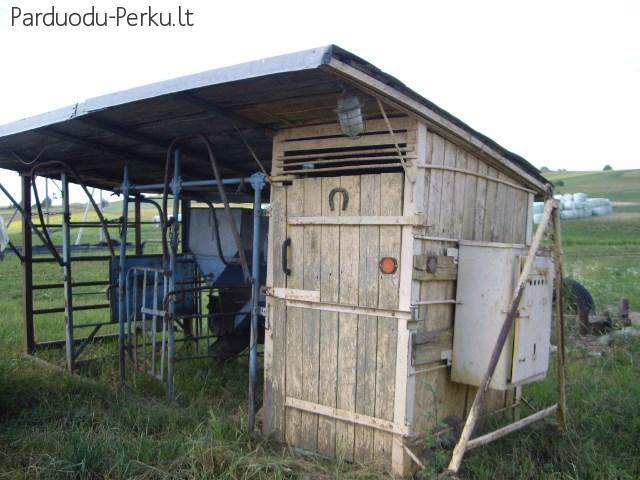 Parduodama 3 vietų mobili melžimo aikštelė