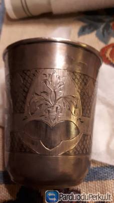 Parduodama antikvarinė vazelė