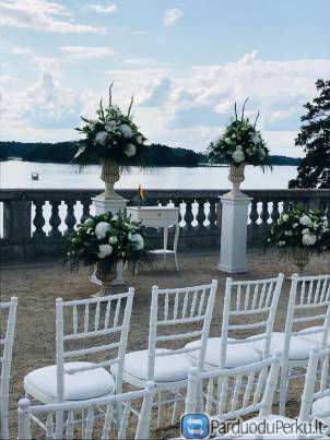 Parduodama arka ir kolonos