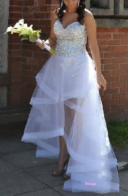 Parduodama Giovanni Valentini vestuvinė suknelė.