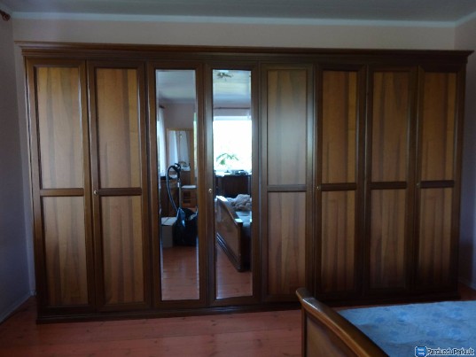 Parduodama rūbų spinta