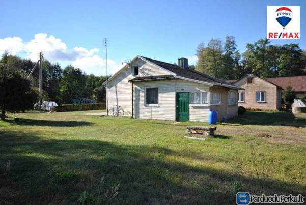 Parduodama sodyba su puse namo