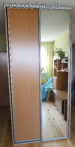 parduodama spinta slankiojančiomis durimis