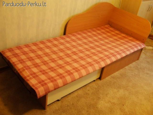 Parduodama sudedamoji lova už 90 lt