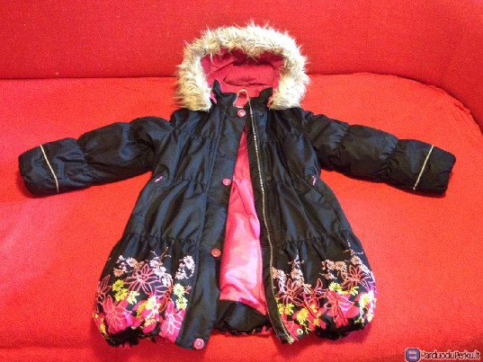 Parduodama ypač šilta žieminė striukė mergaitei 128-145 ūgiu