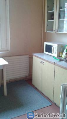 Parduodamas 2 k su d. holu butas