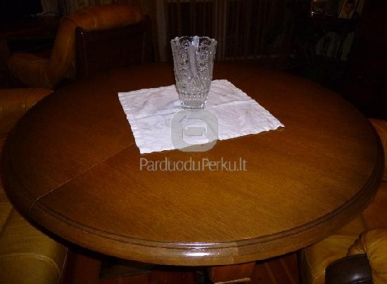 Parduodamas ąžuolinis stalas