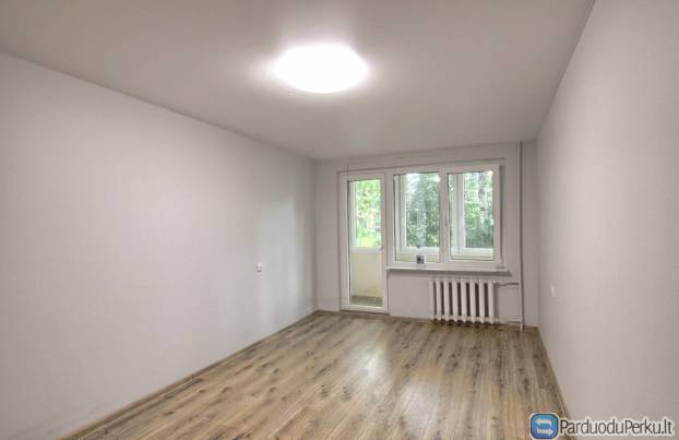 Parduodamas labai geroje vietoje ką tik suremontuotas 3-jų kambarių butas