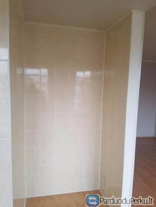 Parduodamas labai tvarkingas 2-jų kambarių butas puikiame, geros kokybės name.