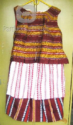 Parduodamas mot. tautinis kostiumas