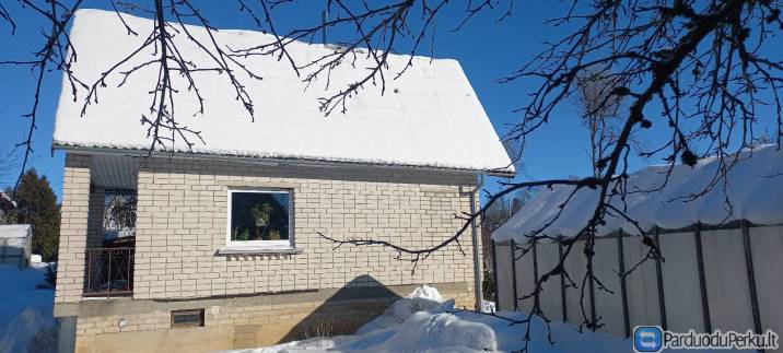 Parduodamas namas šalia miško