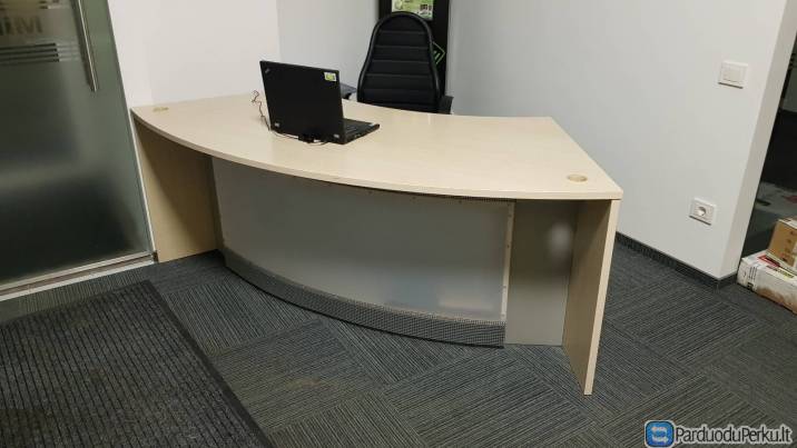 Parduodamas naudotas biuro/administratorės stalas