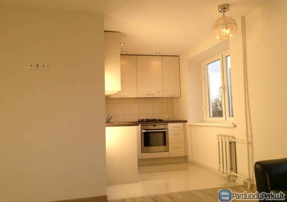 Parduodamas naujai suremontuotas 2 kambarių butas 3/5 Baltijos pr.