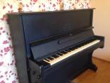 Parduodamas pianinas su istorija