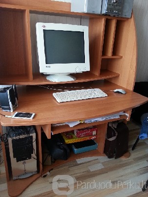 Parduodamas rašomasis stalas