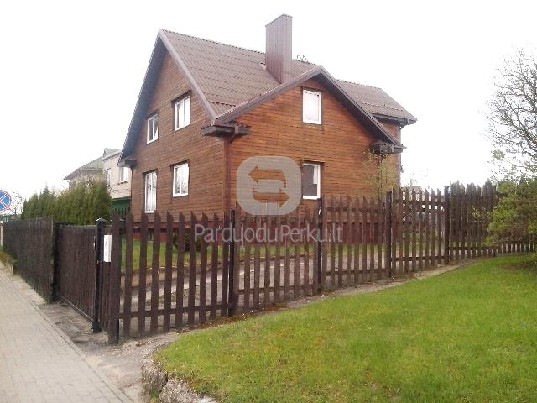 Parduodamas rąstinis namas