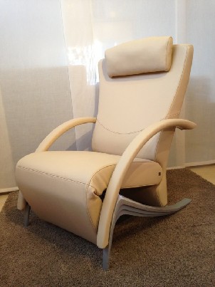 Parduodamas Rolf Benz odinis relaksinis fotelis