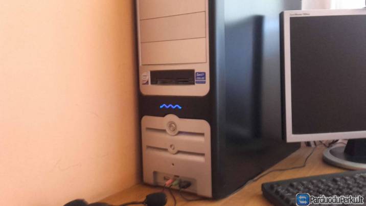 Parduodamas stacionarus kompiuteris Asus