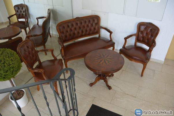 Parduodamas staliukas su foteliukais