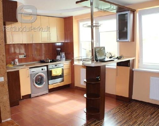 Parduodamas suremontuotas 1 kambario butas