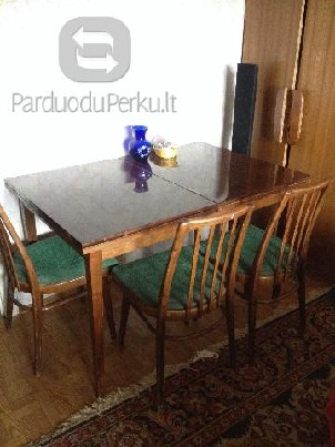 Parduodamas svetaines stalas