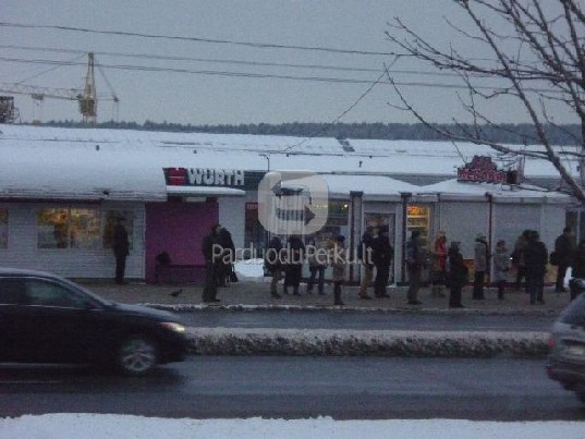 Parduodamas veikiantis paviljonas-kebabinė