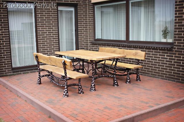 Parduodame kalvio darbo lauko baldus