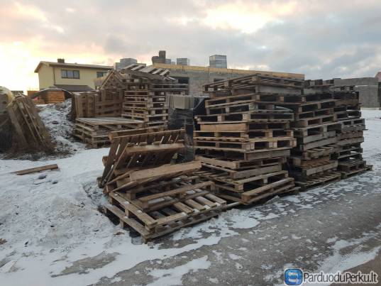 Parduodami padėklai. Kaina sutartinė.