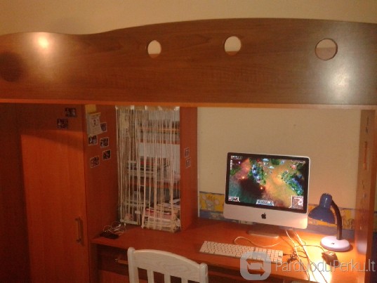 Parduodu 2 pusantro aukšto lovas, lovos nišoje yra spinta ir