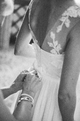 Parduodu Aidos Kapočiūtės kurtą suknelę 36 dydis