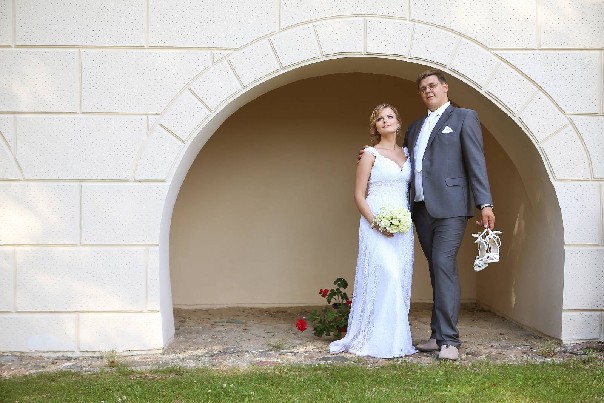 Parduodu baltą vestuvinę suknelę.