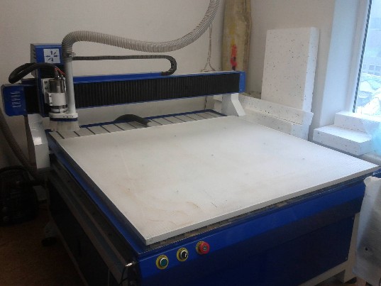 Parduodu CNC 4 ašių stakles 1.500*1.200, kaina 7000 eurų