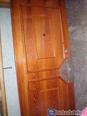 Parduodu dvigubas medines duris su stakta.