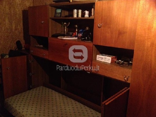 Parduodu jaunuolio komplekto miegamają dalį