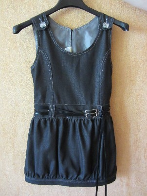 Parduodu juoda suknele 134cm.