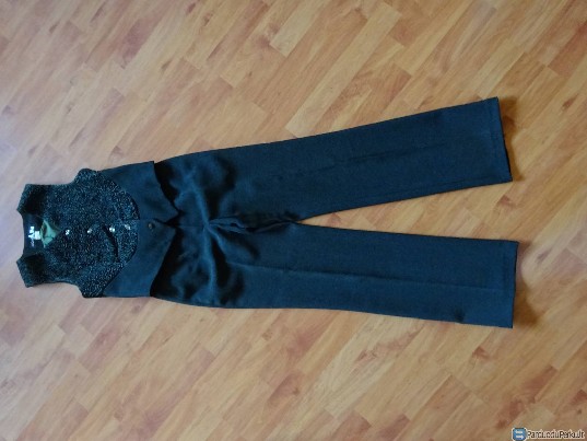 Parduodu klasikinio stiliaus kostiumėlį 3 dalių