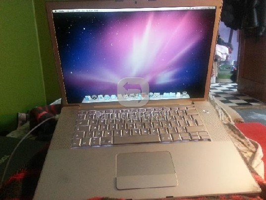 Parduodu Macbook Pro 15.4